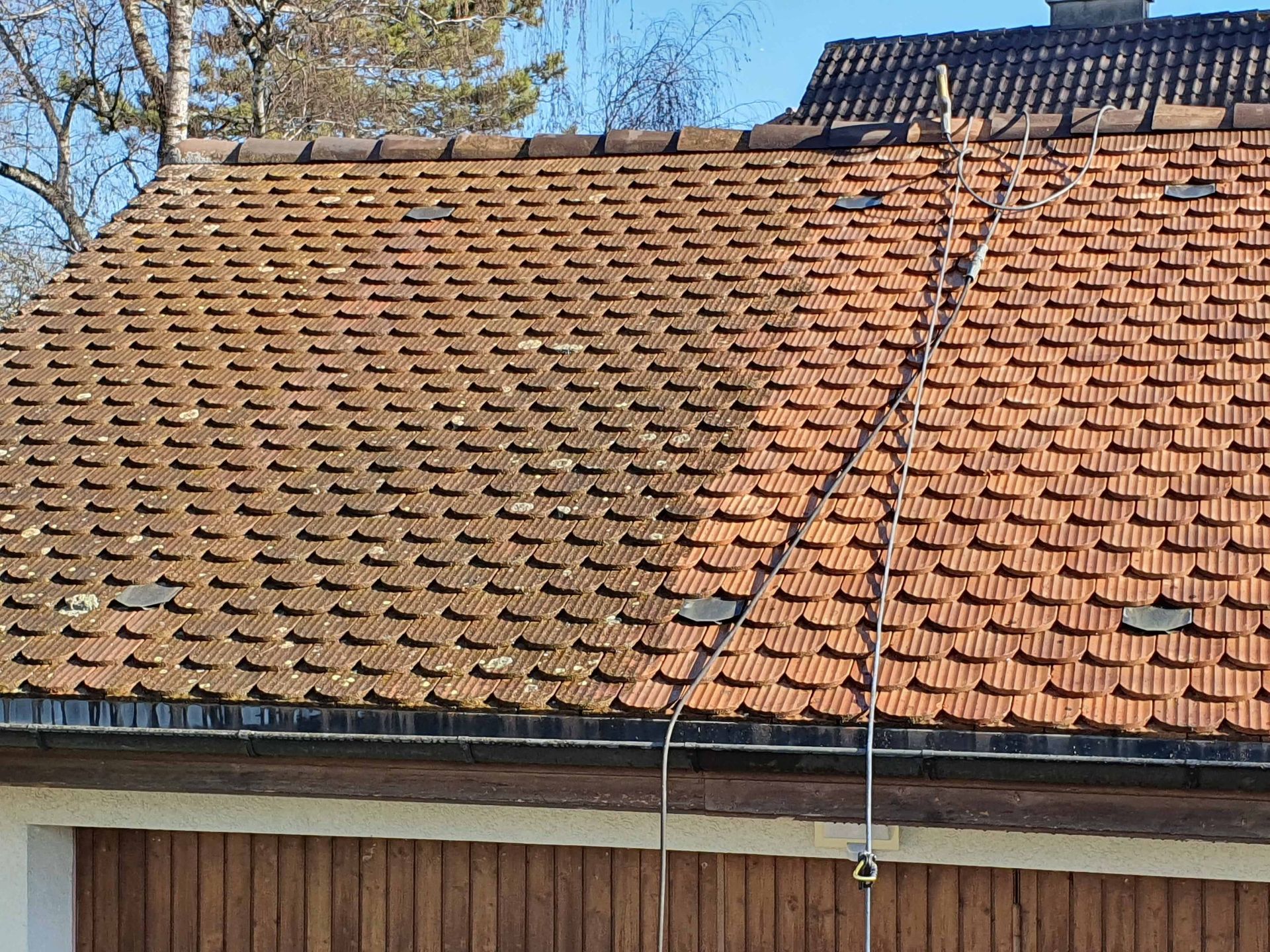 Démoussage de toit - DémousseToit