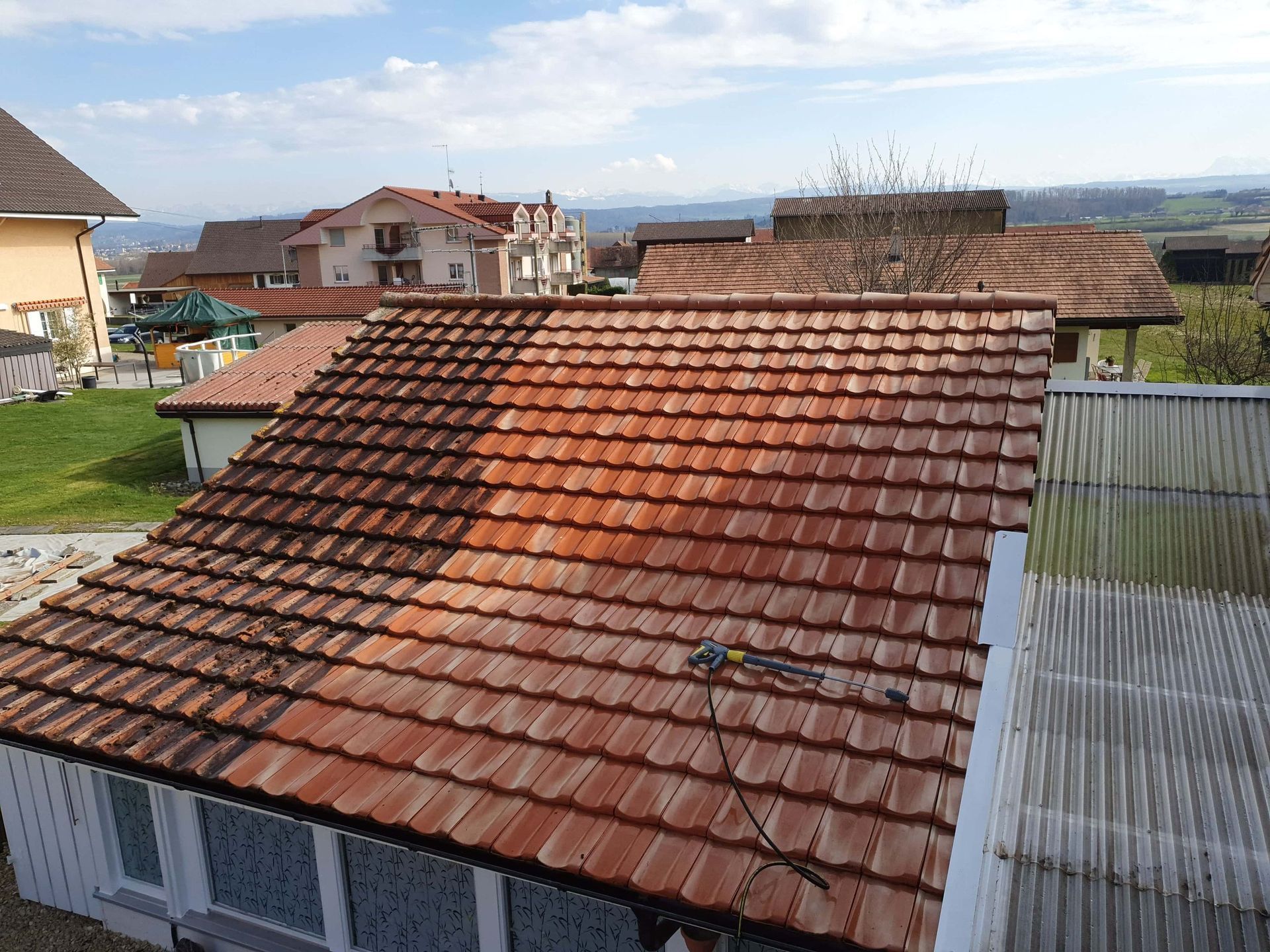 Démoussage de toit - DémousseToit