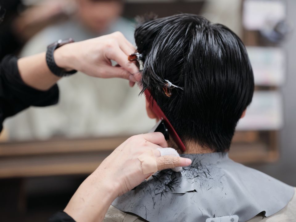 Friseur am Kuhsee – Mann beim Friseur