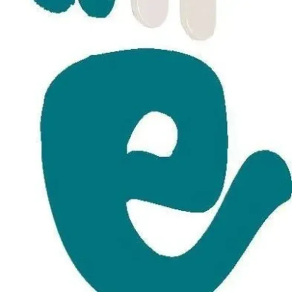 "E" turquesa con acento blanco.