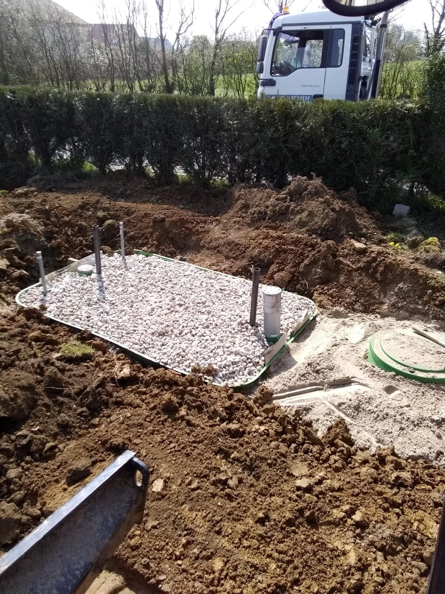 Mise en place d'une fosse de toutes eaux