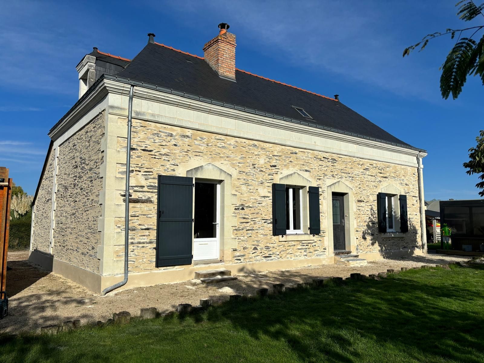 Travaux d'isolation et de nettoyage de façade