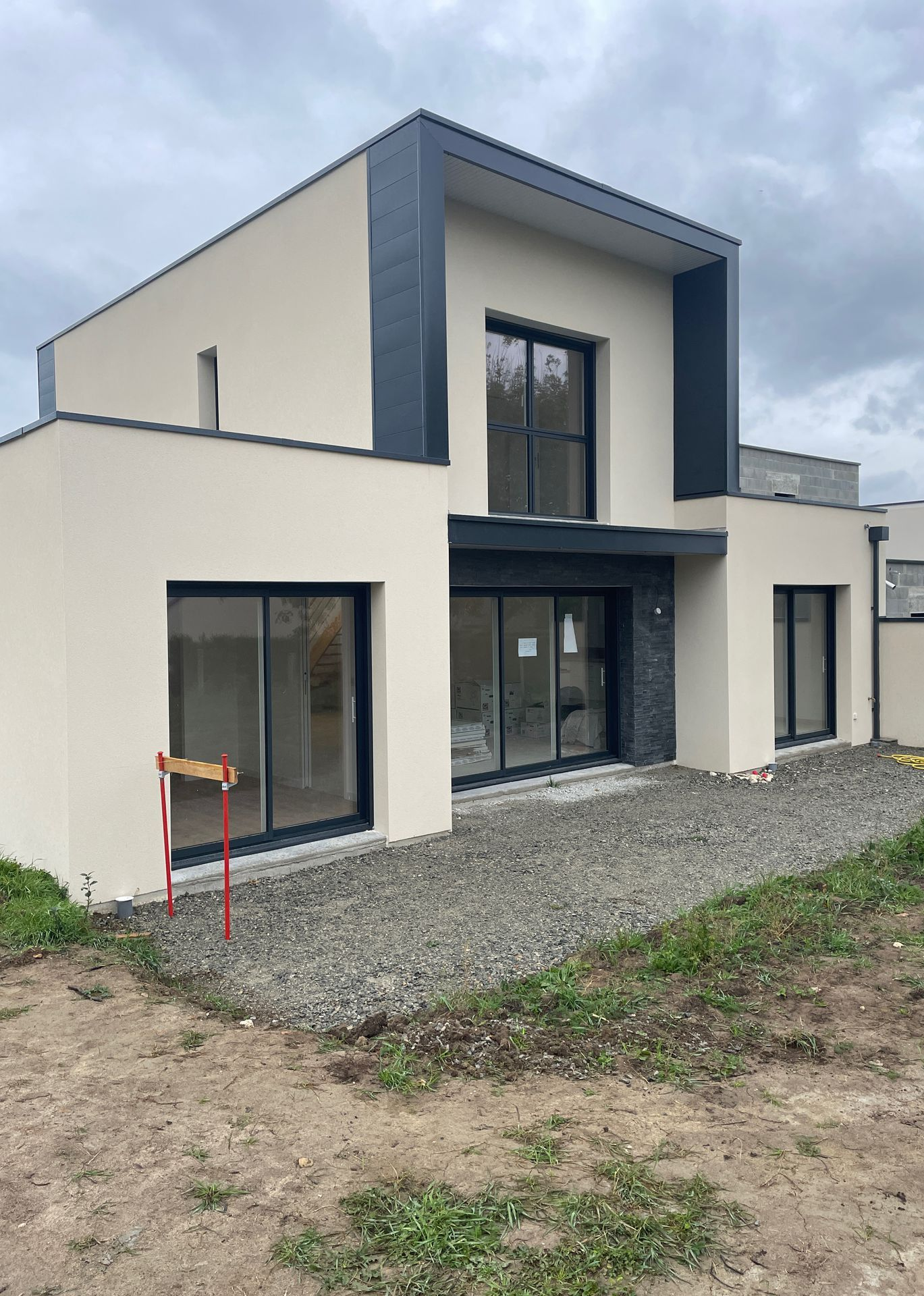 Rénovation de façade d'un immeuble moderne