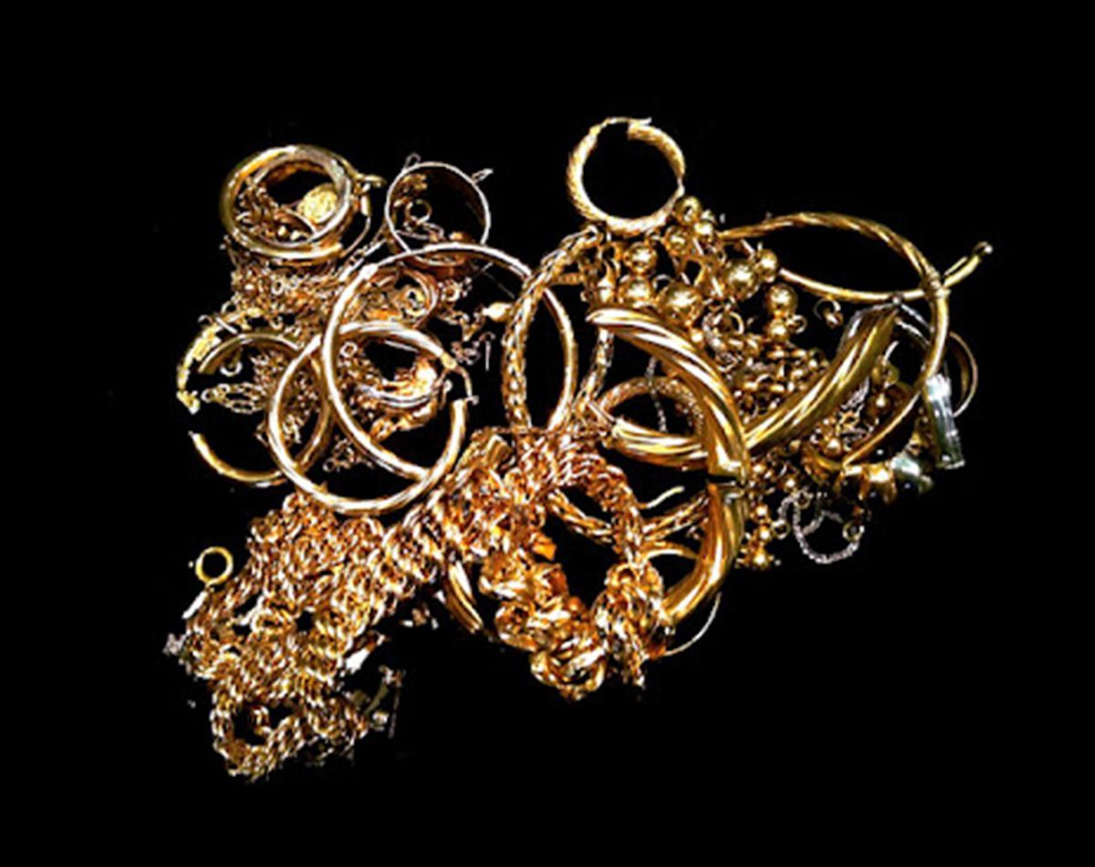De l'or et des bijoux