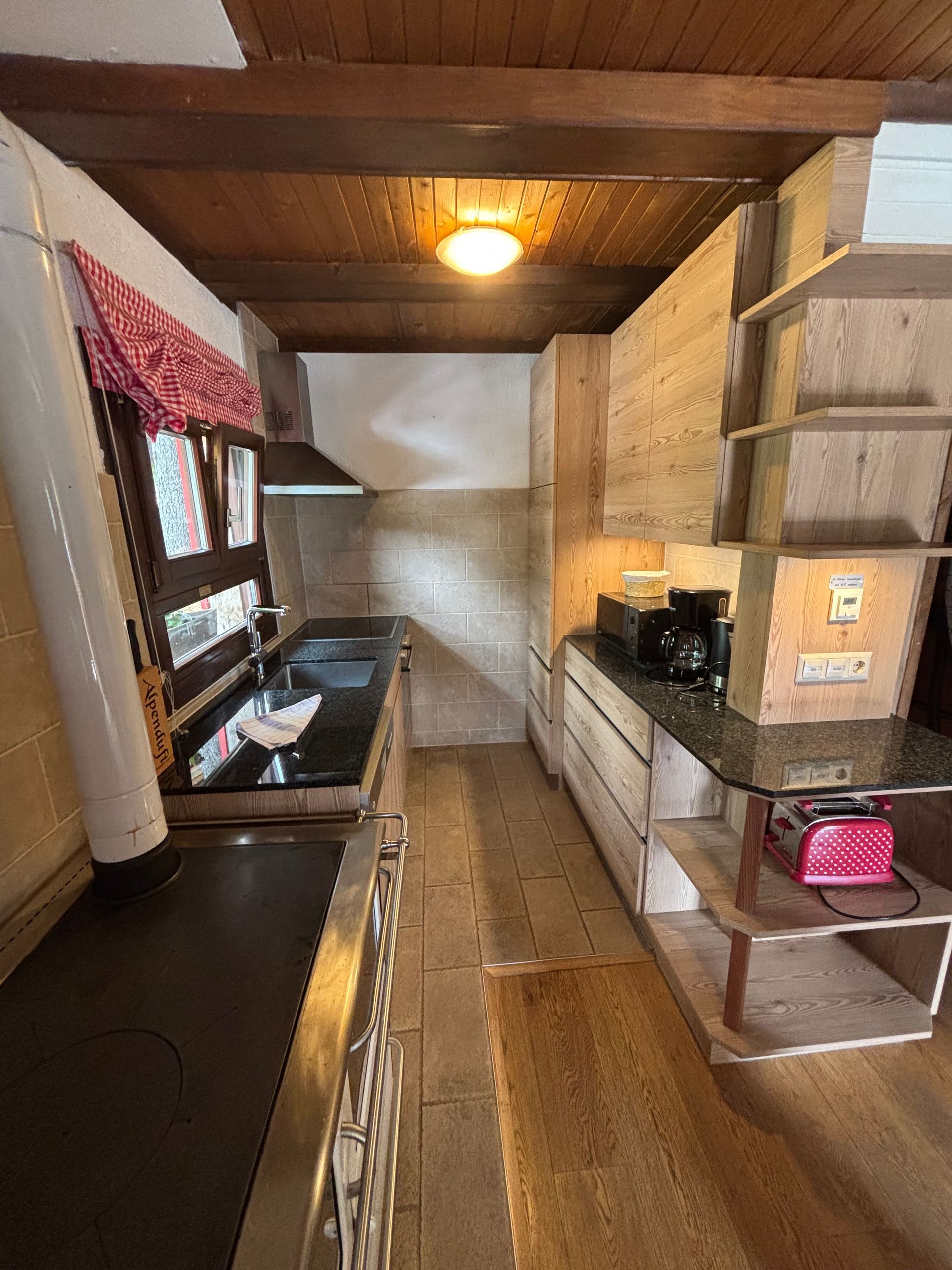 Küche, Berghaus, Alm, Holzküche, Holzofen