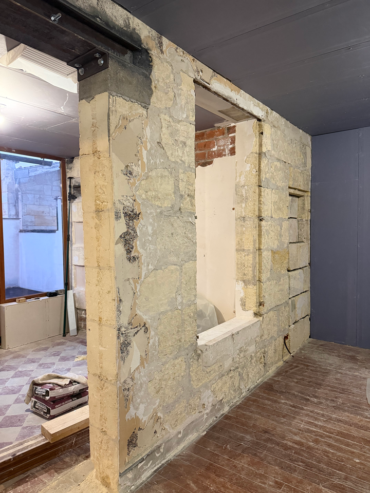 Jointage de pierre naturelle.