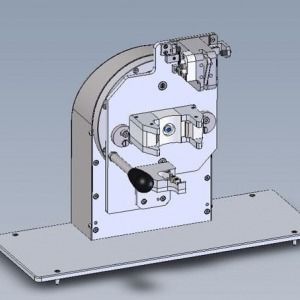 3D-CAD-Modell einer mechanischen Baugruppe auf einer Grundplatte mit Halterungen, Zahnrädern und einem federbelasteten Arm
