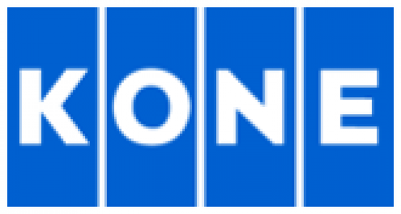 KONE-Logo in weißen Buchstaben auf blauen vertikalen Paneelen