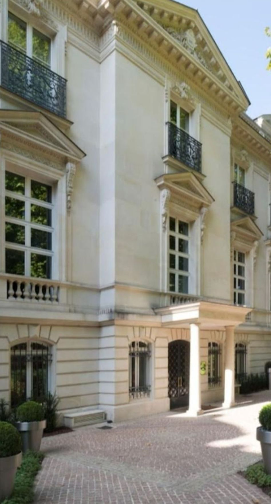 Façade de bâtiment classé