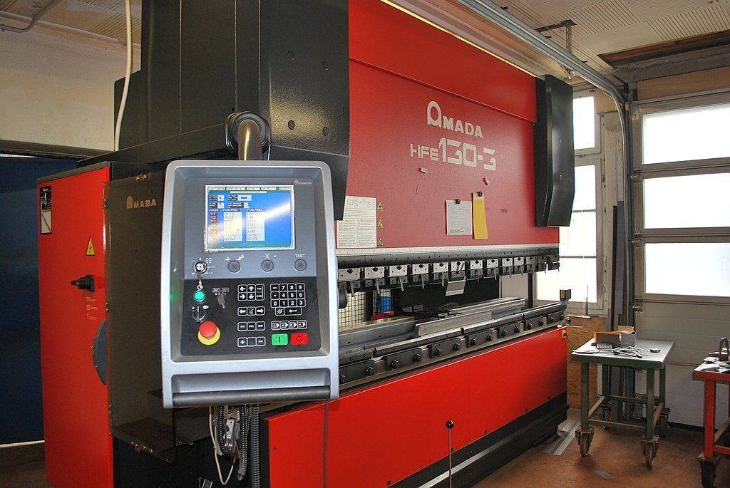 T.I.B. SA - spécialistes de la tôlerie - Presse plieuse Amada