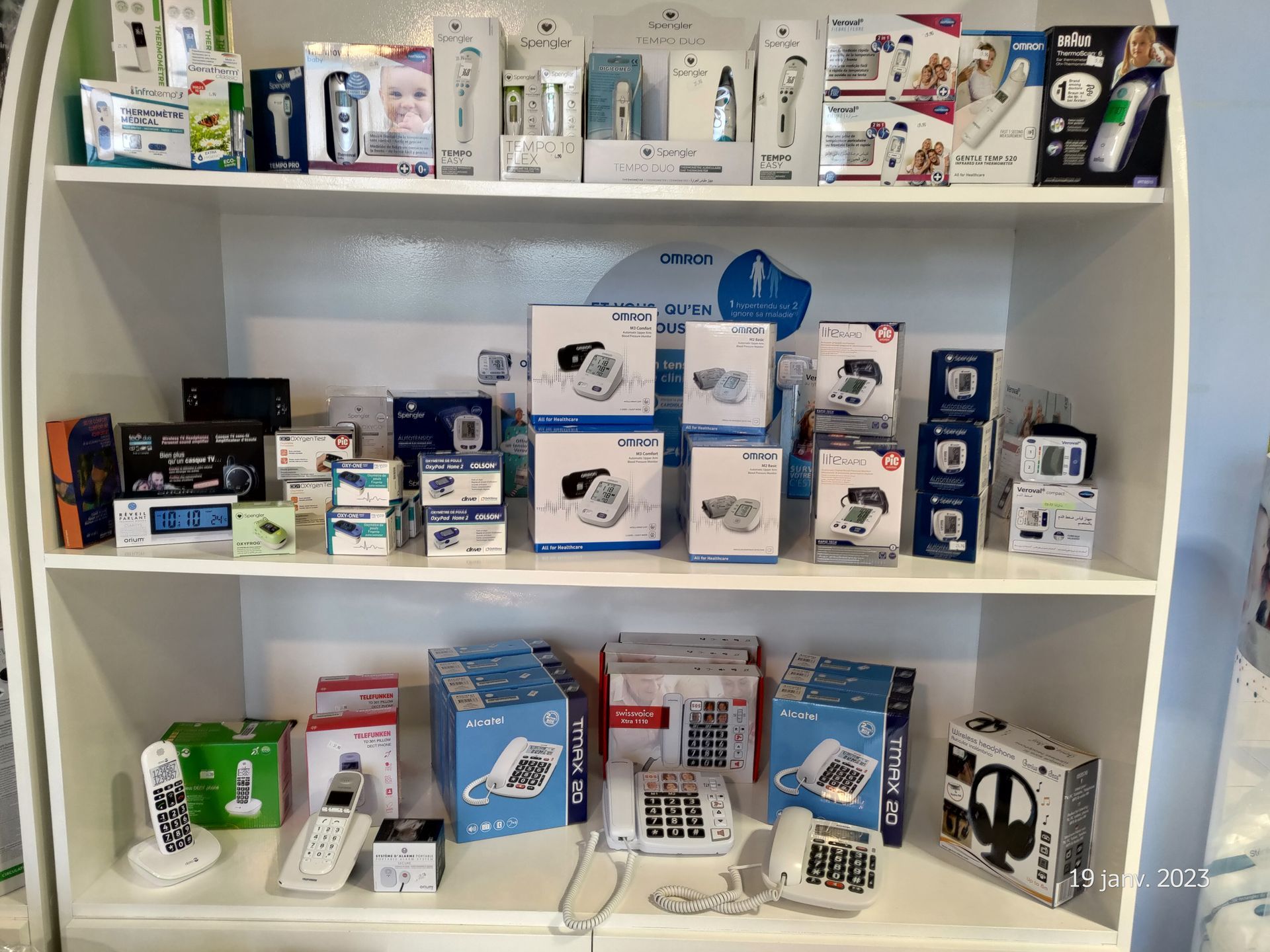 Étagères avec tensiomètres