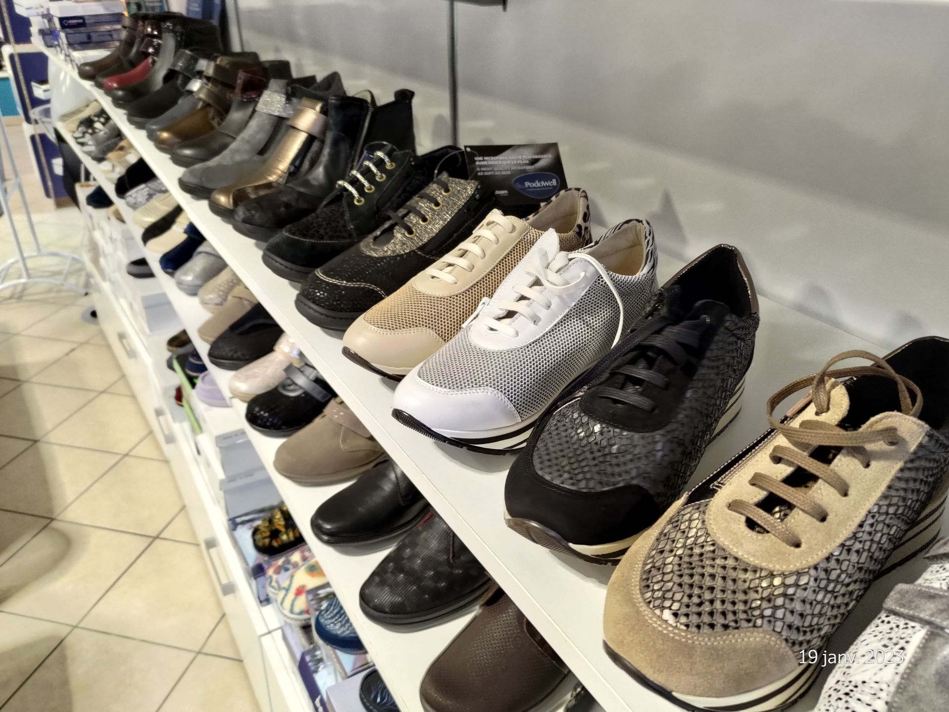 Gamme de chaussures à usage thérapeutique pour homme et femme