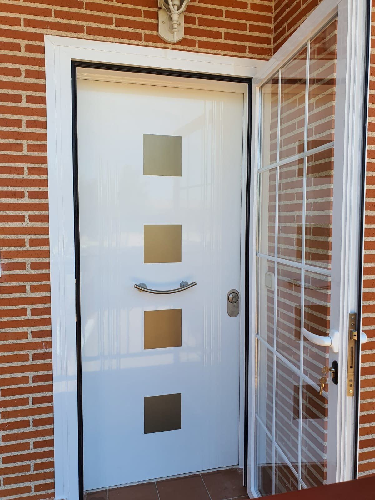 Puertas abatibles de seguridad