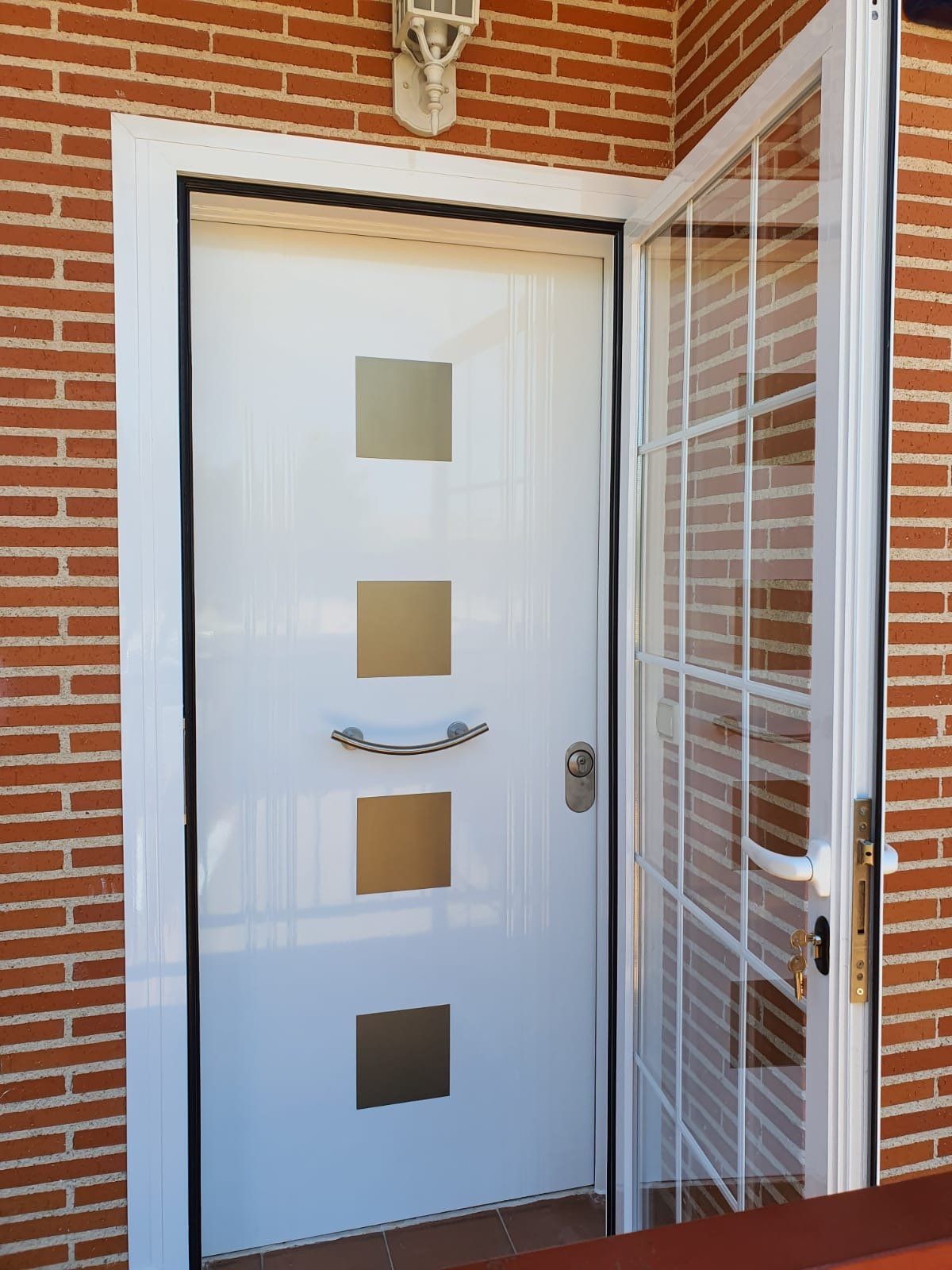 Puertas abatibles en Madrid