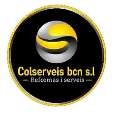 Logotipo de Colserveis BCN SL con emblema circular amarillo y plateado sobre fondo negro, texto &ldquo;Reformas i serveis&rdquo;