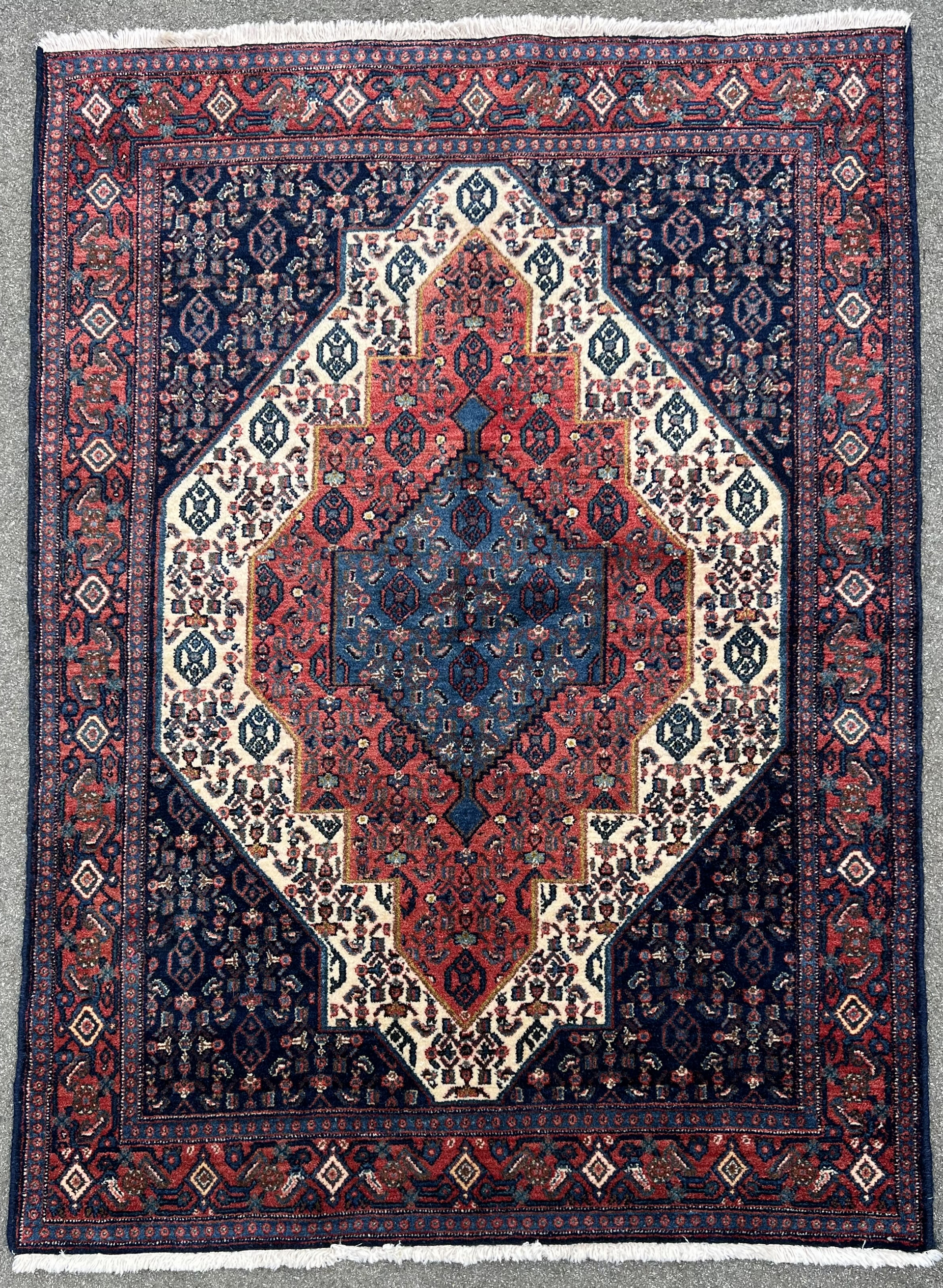 Tapis persan en vente chez La Maison du tapis d'Orient