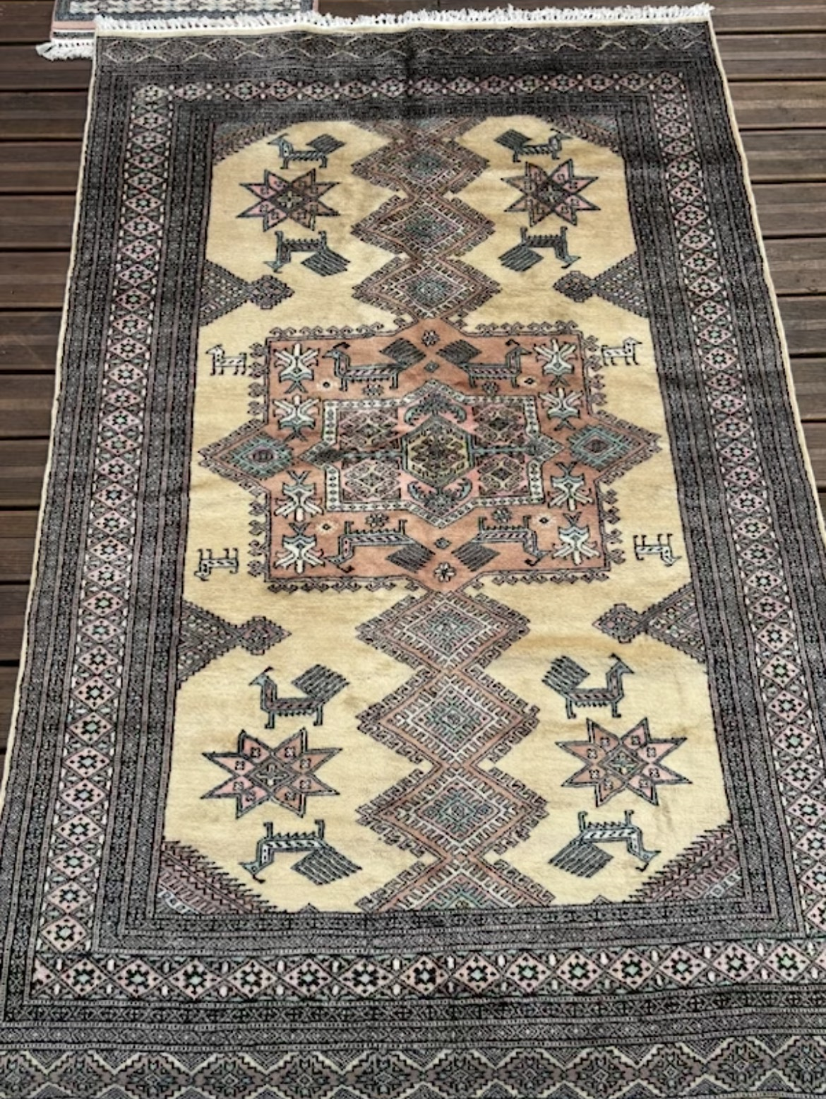 Tapis sur mesure en vente au showroom La Maison du tapis d'Orient