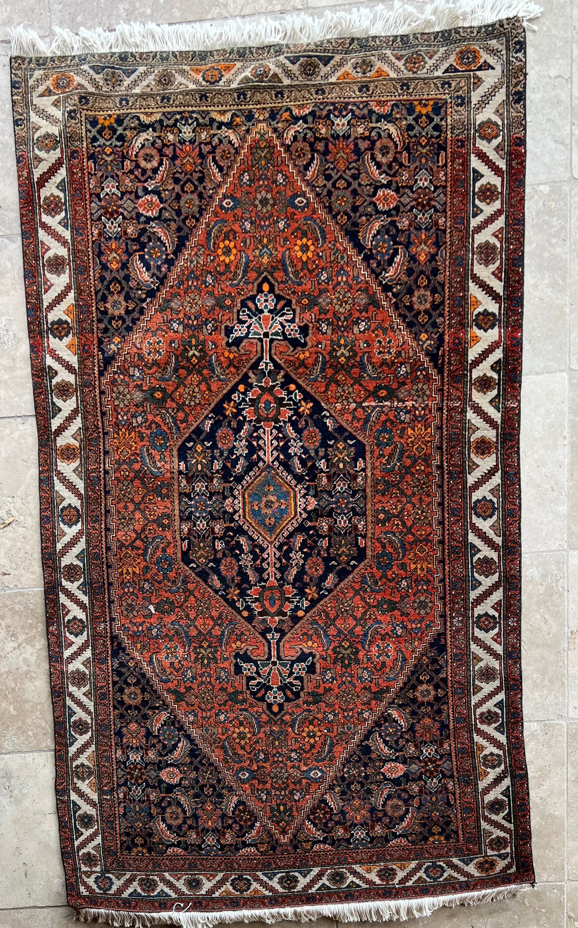 Tapis iranien melayer fraya