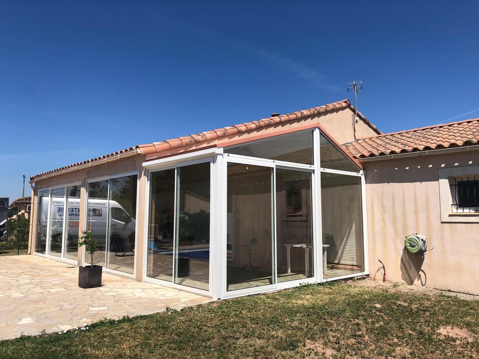 Avancée de maison avec véranda