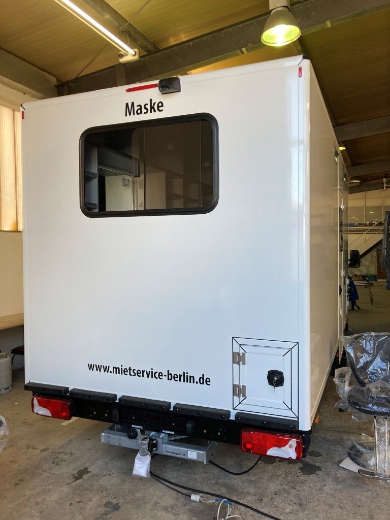 Maskenmobil von hinten