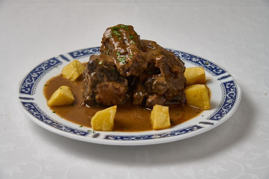 Rabo de toro guisado