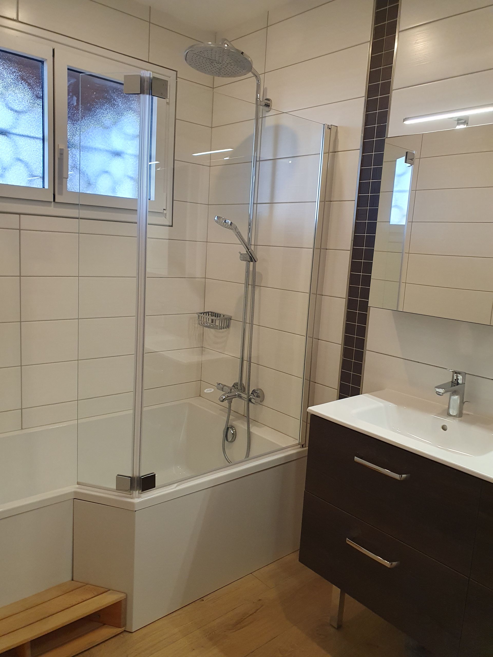 Salle de bains tout équipée - Œuvra Artisan Technicien à Saint-Étienne