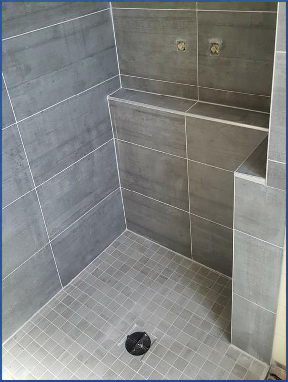 Douche grise - Œuvra Artisan Technicien à Saint-Étienne