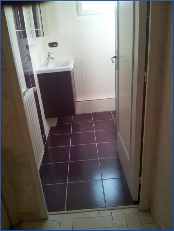 Entrée de la salle de bains - Œuvra Artisan Technicien à Saint-Étienne