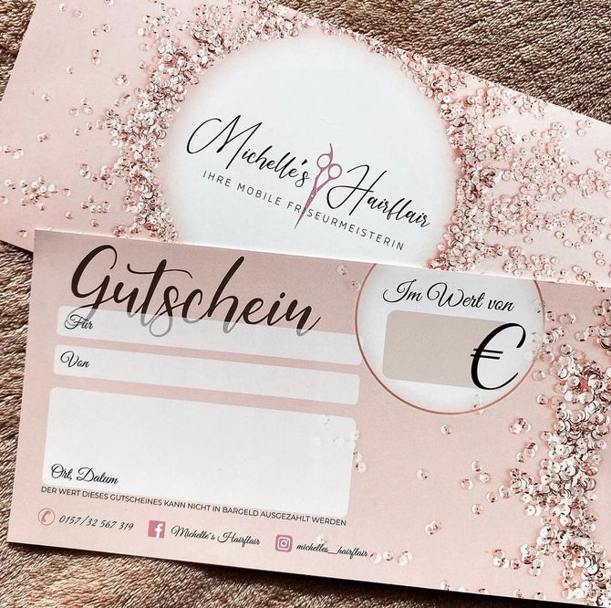 Ein rosa Umschlag mit dem Wort Gutschein darauf