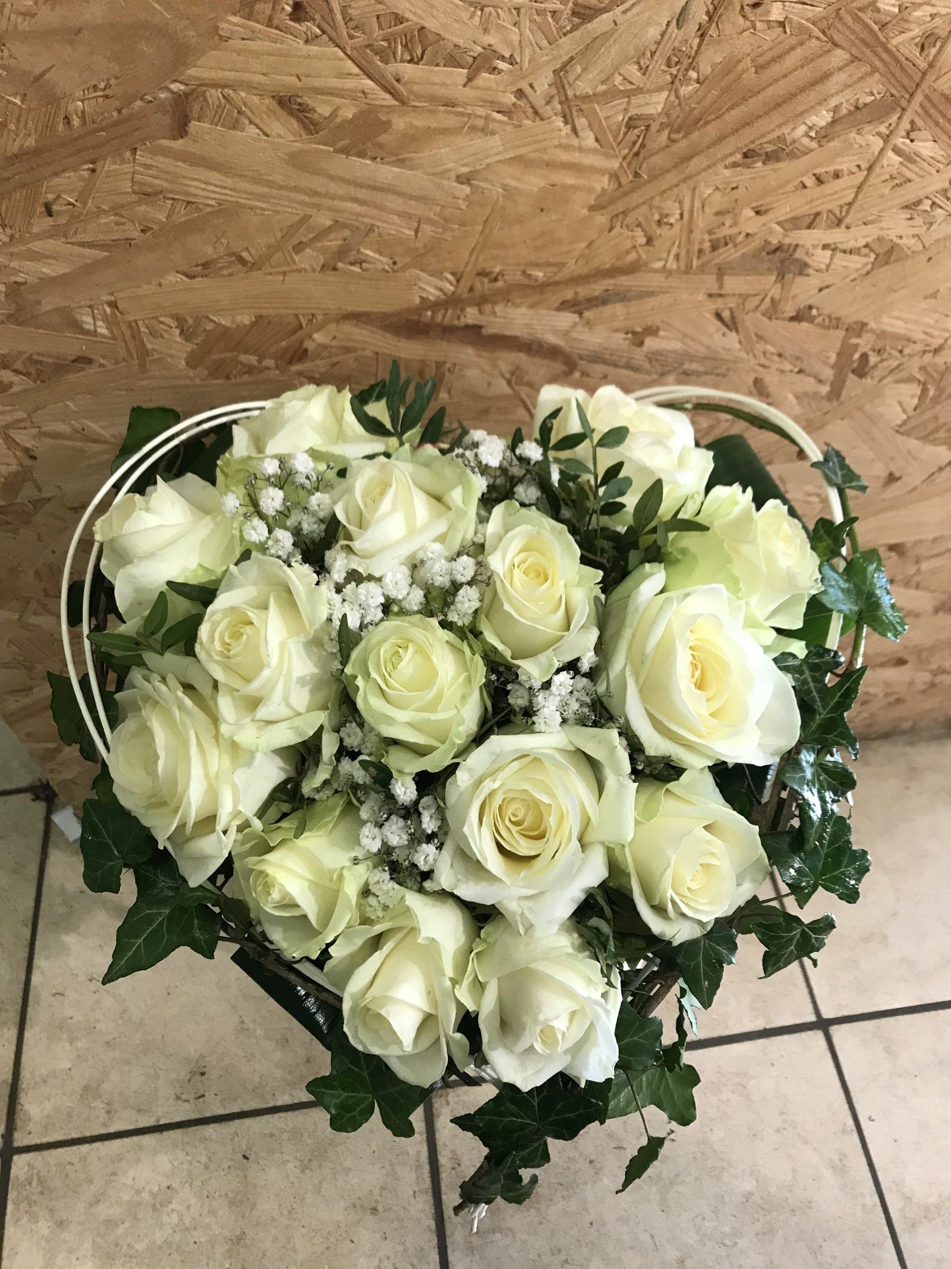 Cœur fleurs blanches