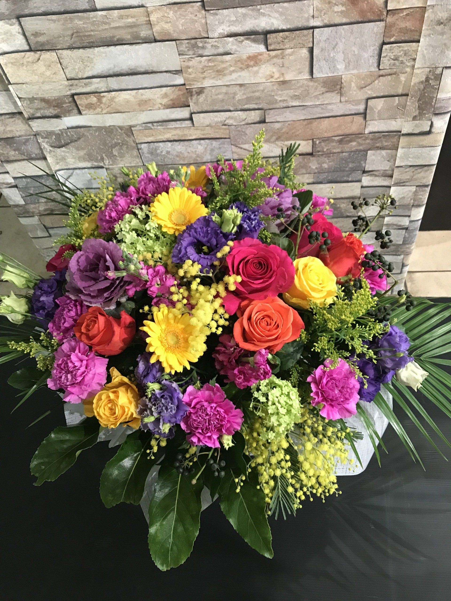 Compositions florales colorées