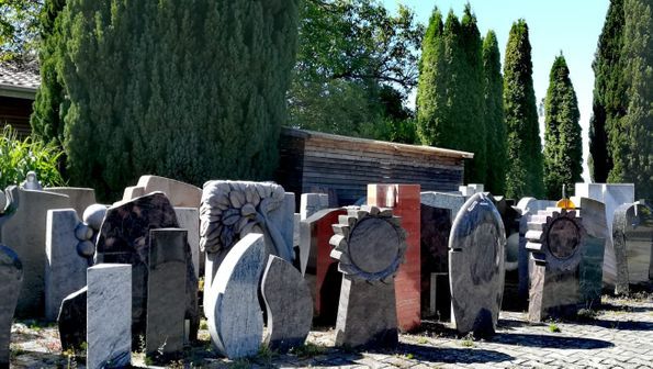 Grabstein aus Naturstein