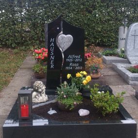 Grabstein aus Naturstein