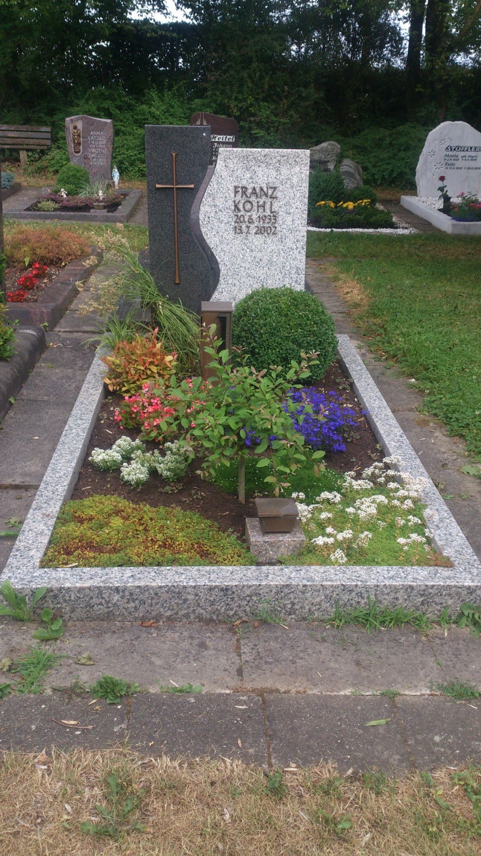 Grabstein aus Naturstein