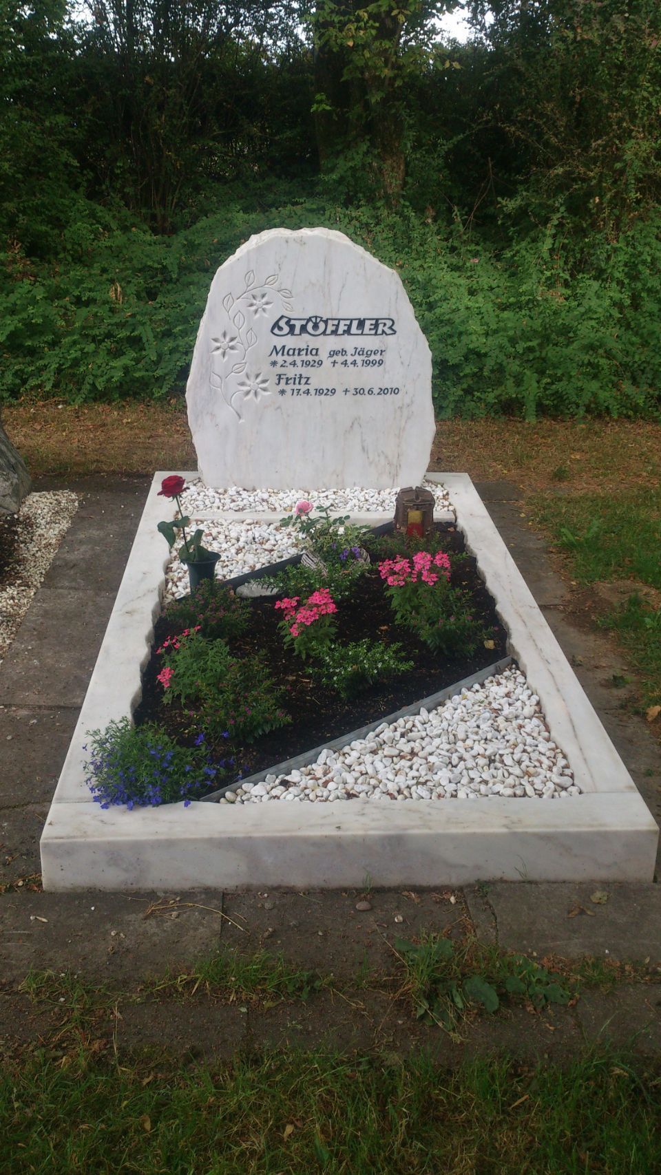 Grabstein aus Naturstein