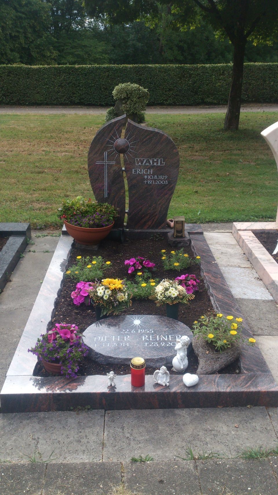 Grabstein aus Naturstein