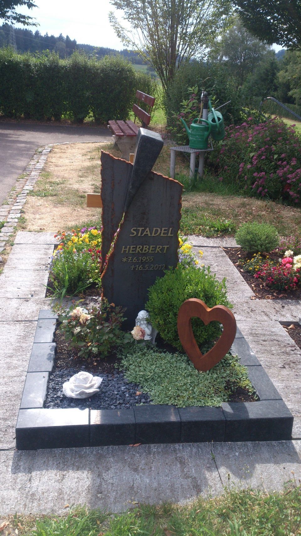 Grabstein aus Naturstein