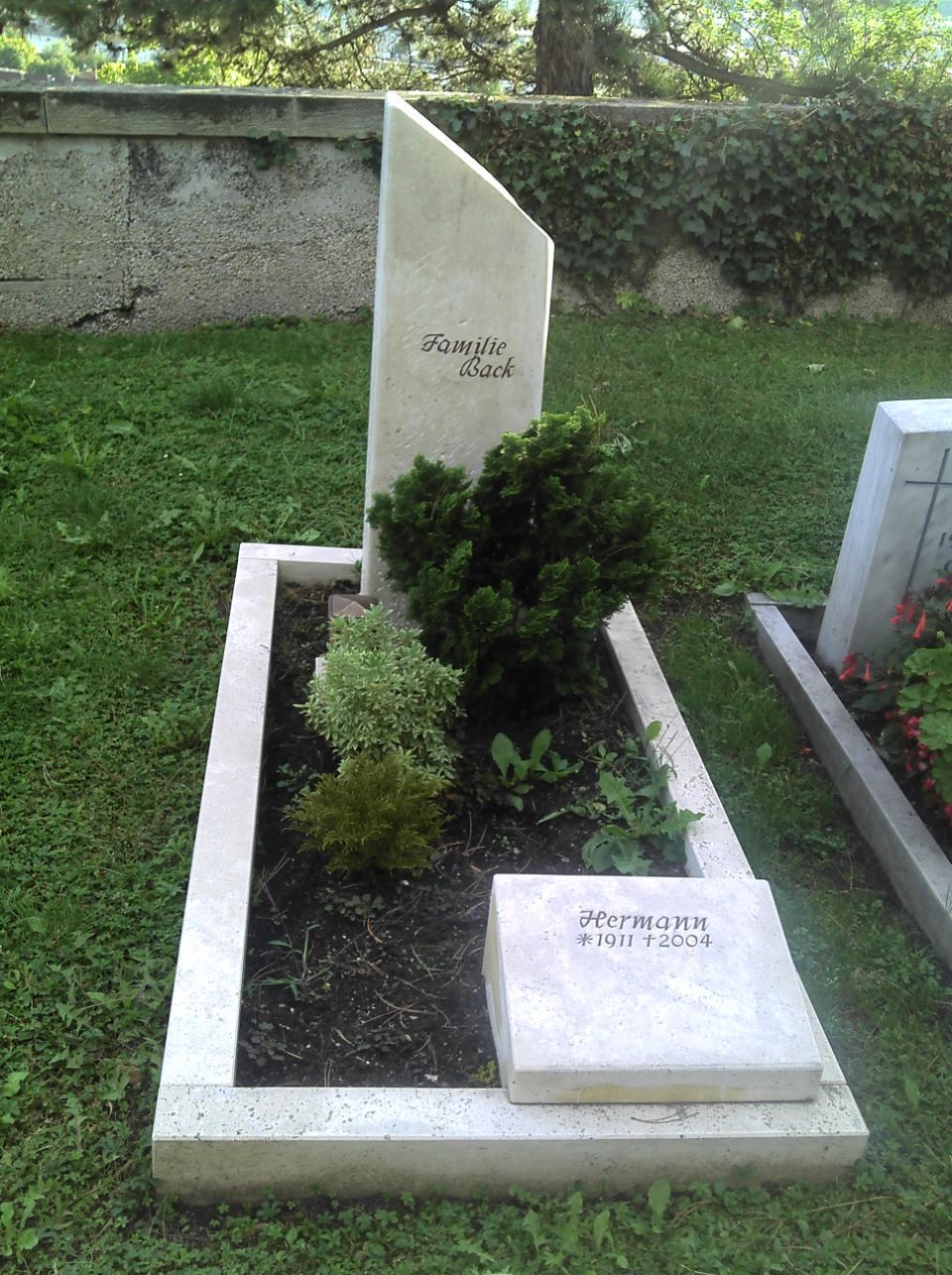 Grabstein aus Naturstein