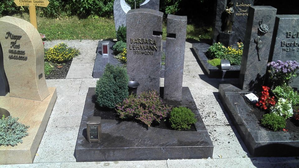 Grabstein aus Naturstein