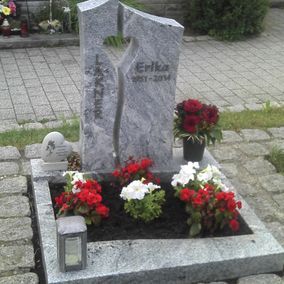 Grabstein aus Naturstein