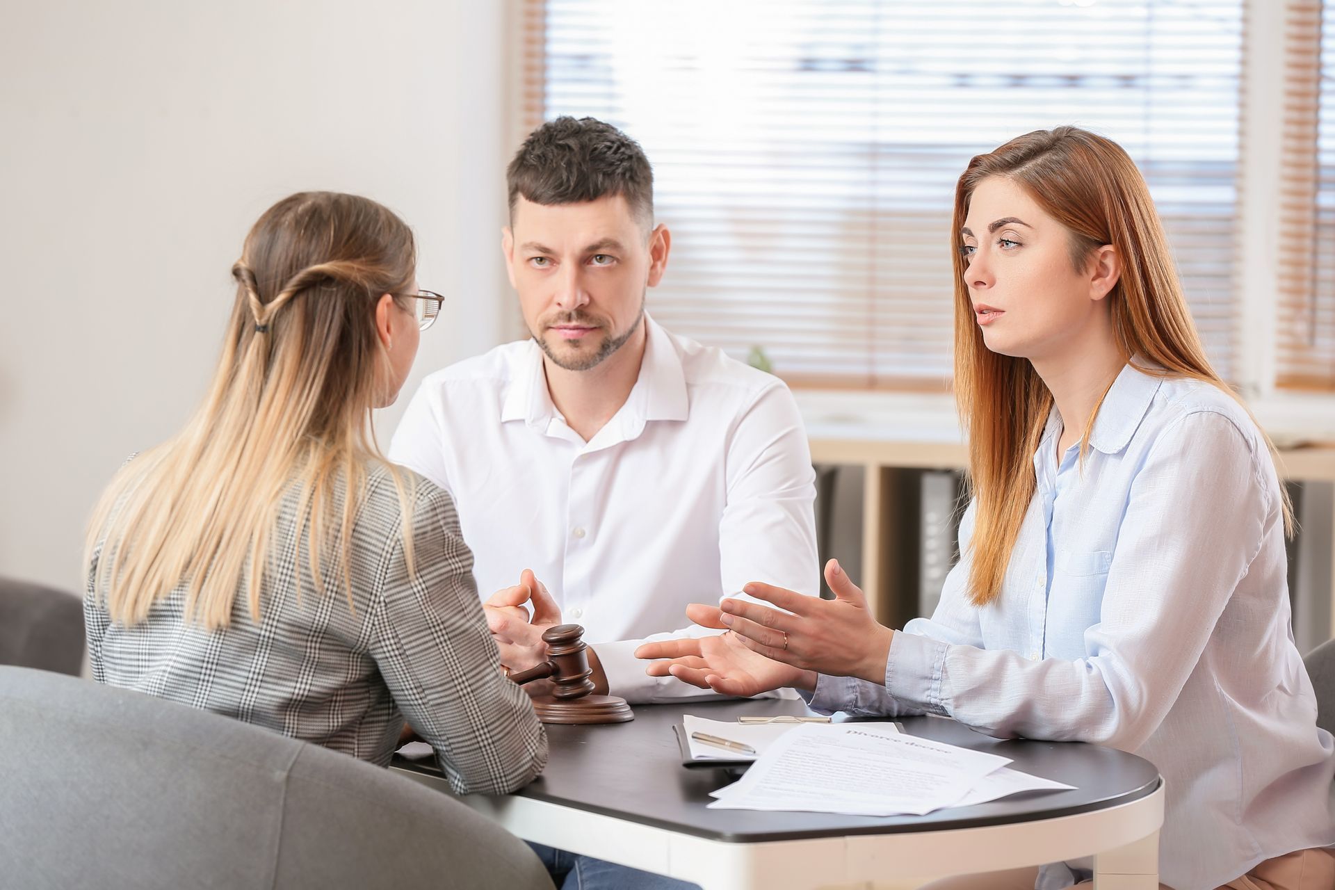 Couple en pleine consultation