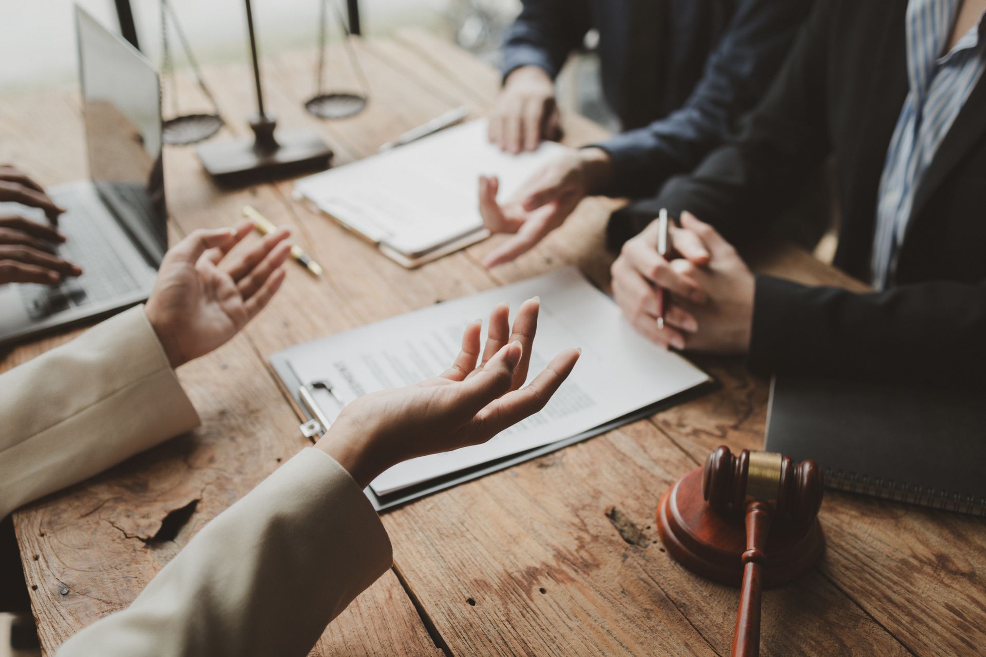 Consultation entre parties