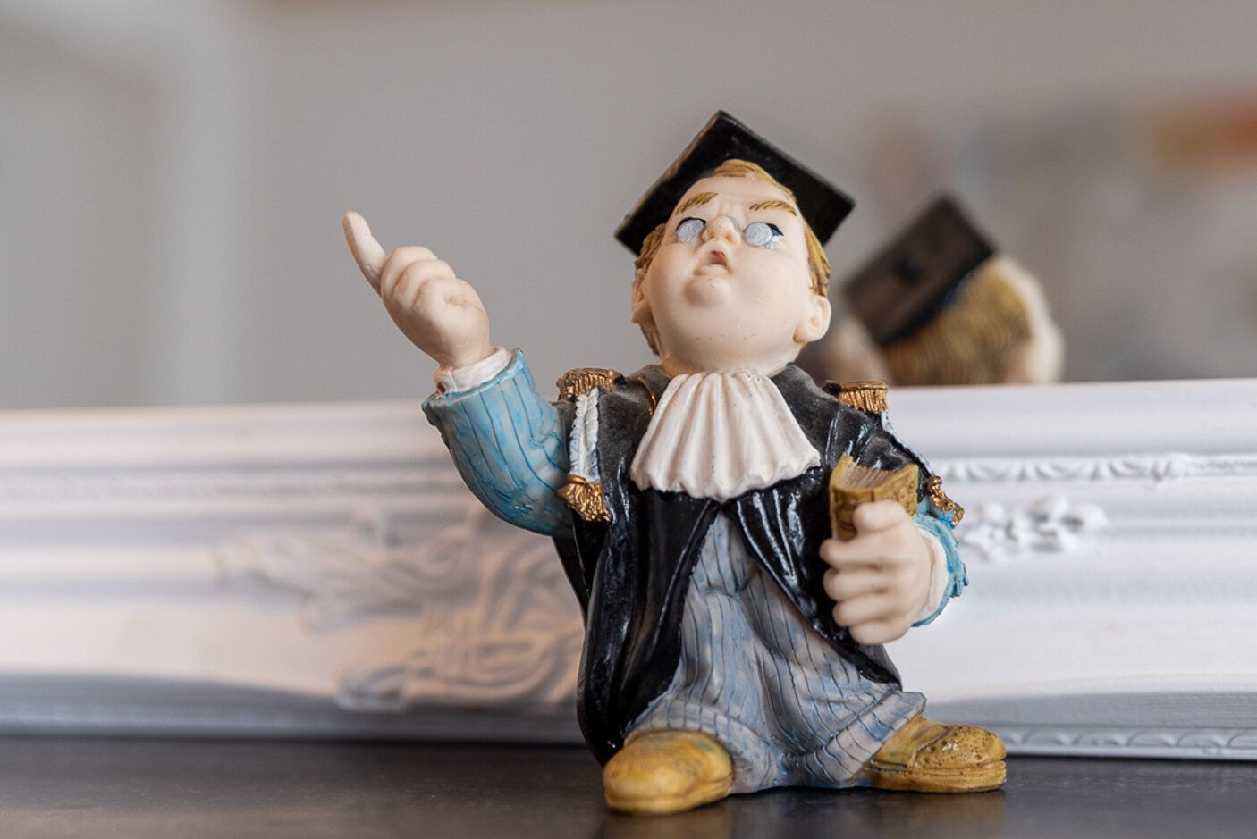Avocat en train de donner des conseils sur un contrat de travail
