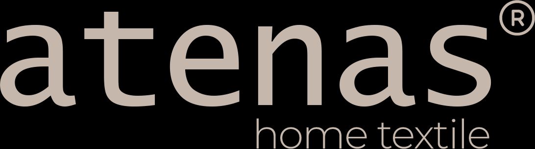 Logotipo de Atenas Home Textile sobre fondo negro, texto beige con símbolo de marca registrada en blanco.