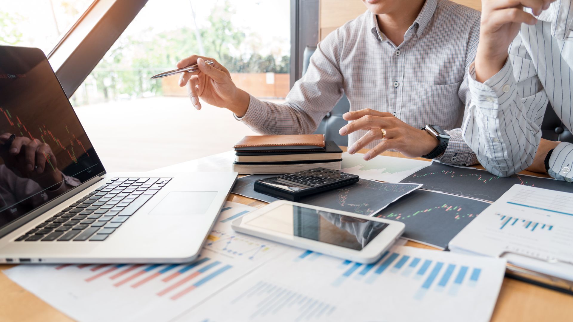 Besprechung am Schreibtisch