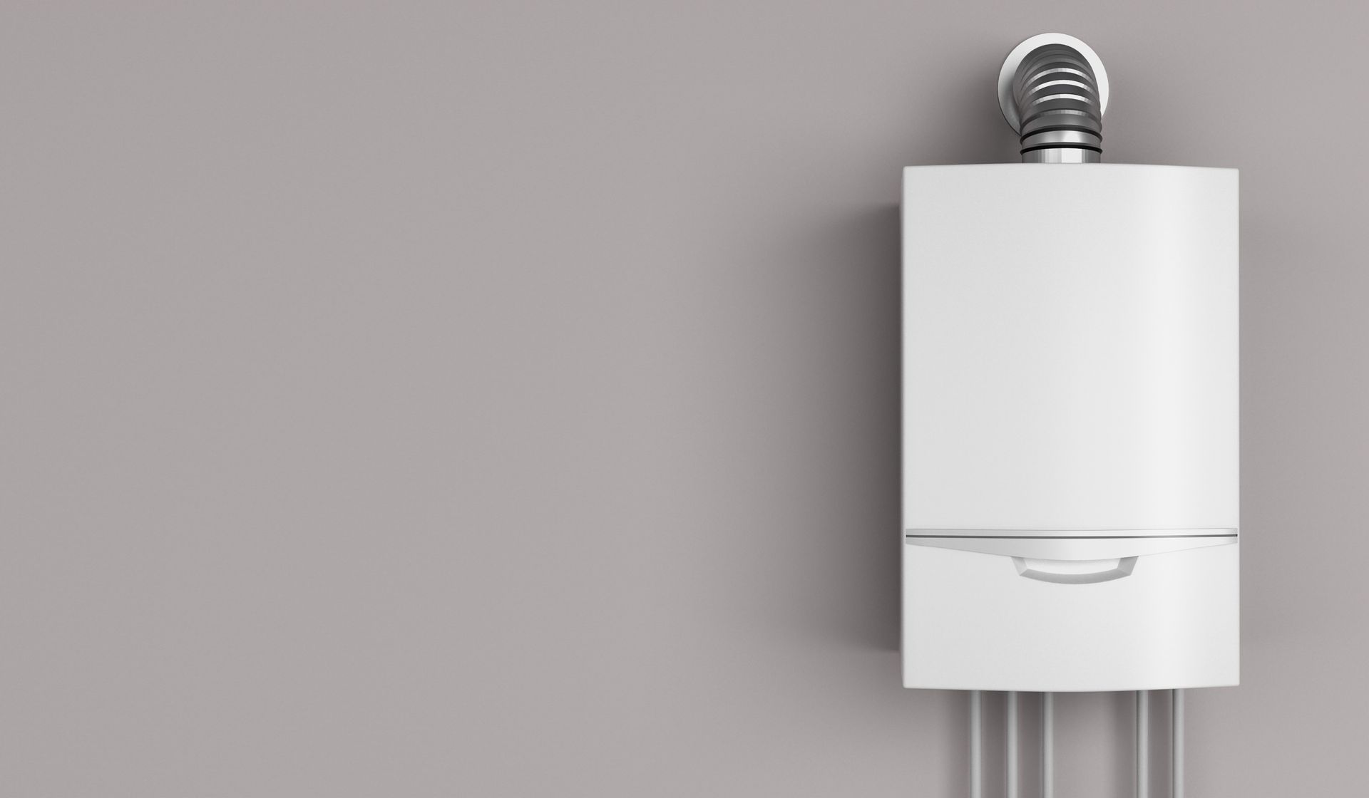 Chaudière à gaz blanche fixée sur un mur gris.