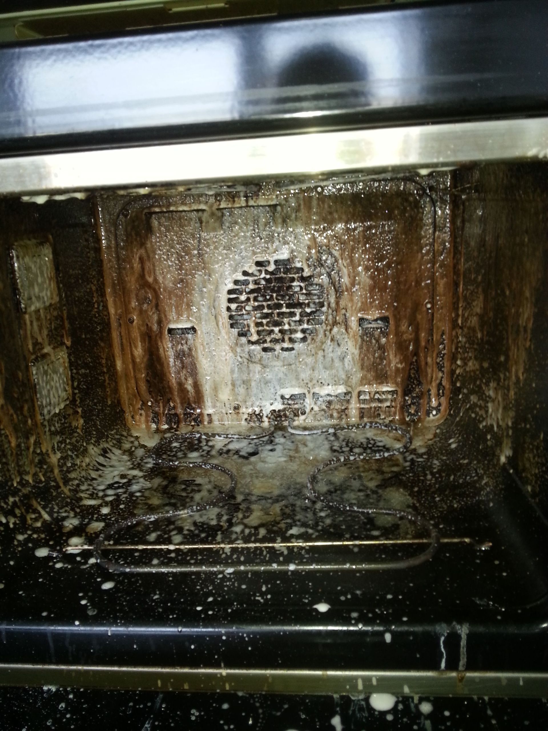 Backofen vorher - Petraroia Reinigungsunternehmen