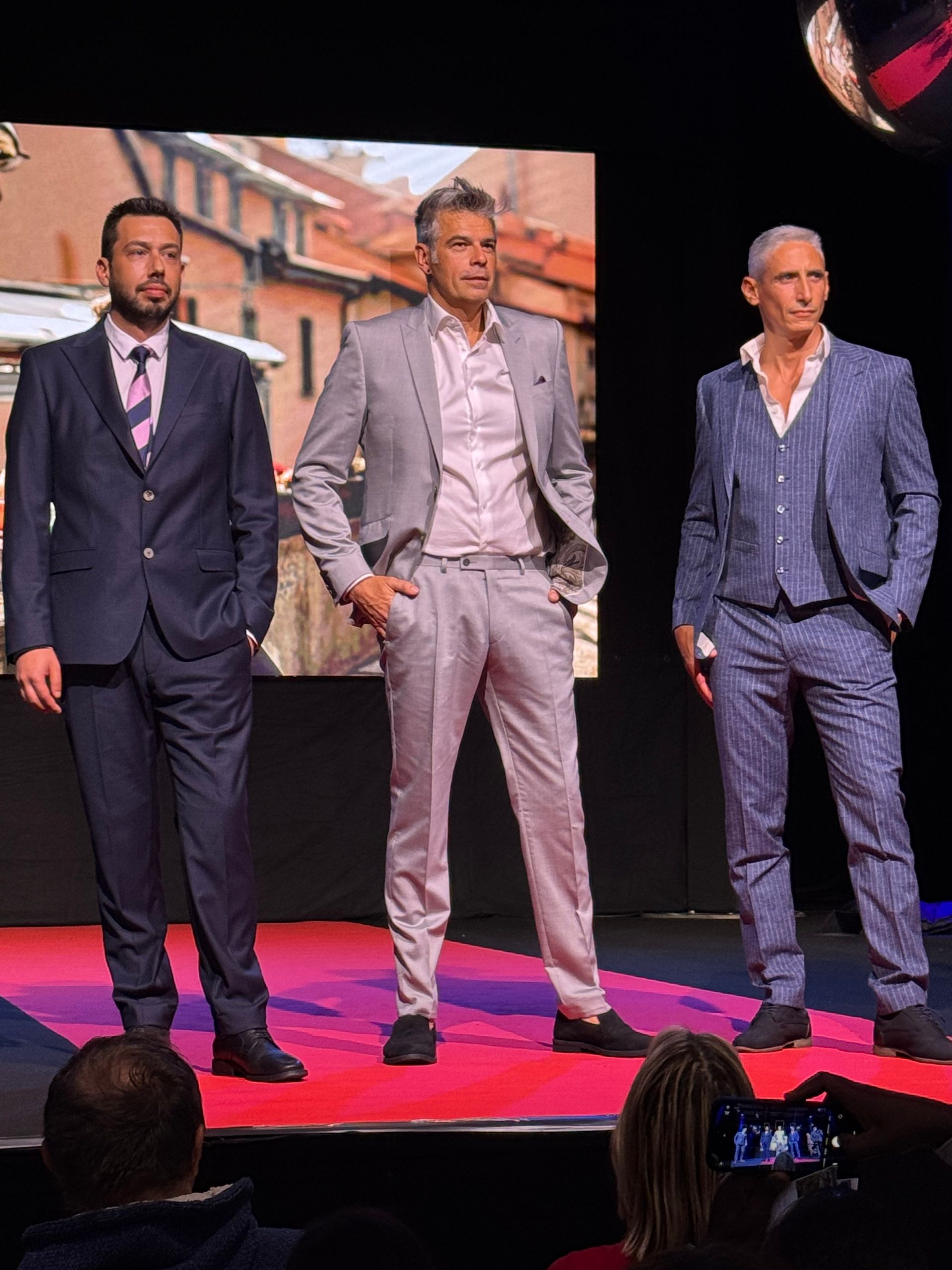 Défilé pour costume de cérémonie.