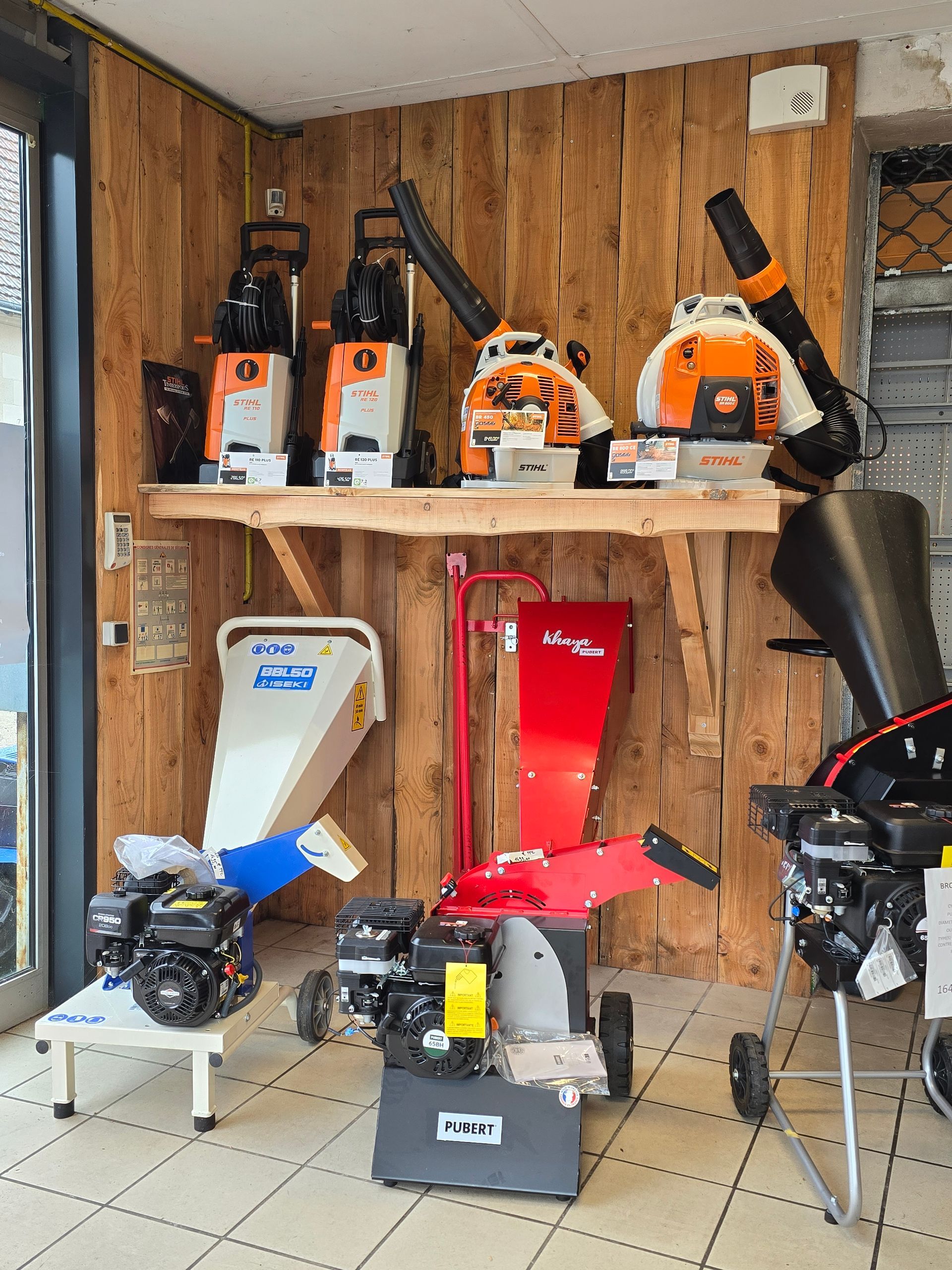 Outils et appareils d'entretien du sol