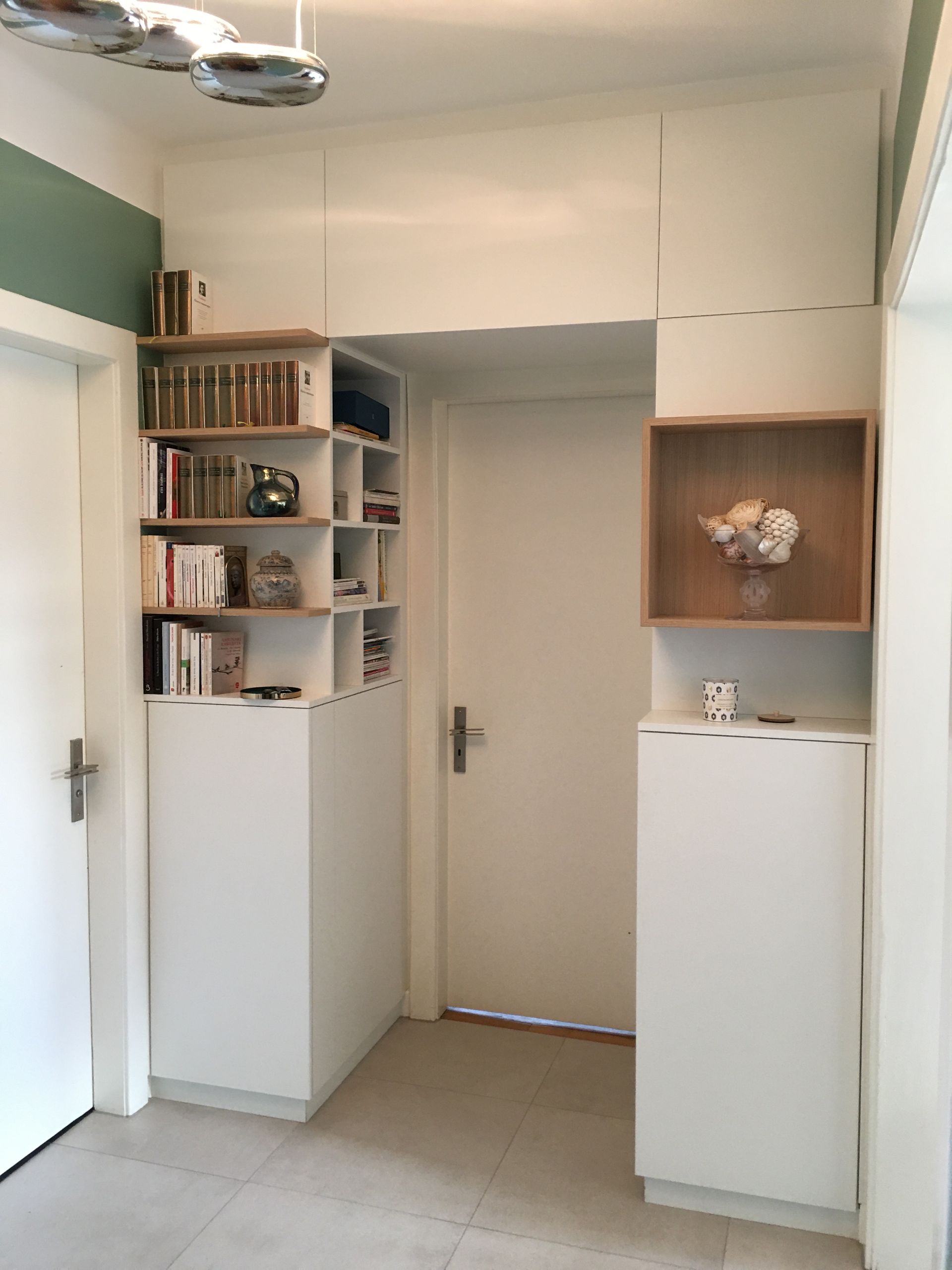 Petits espaces de rangement en cube mural